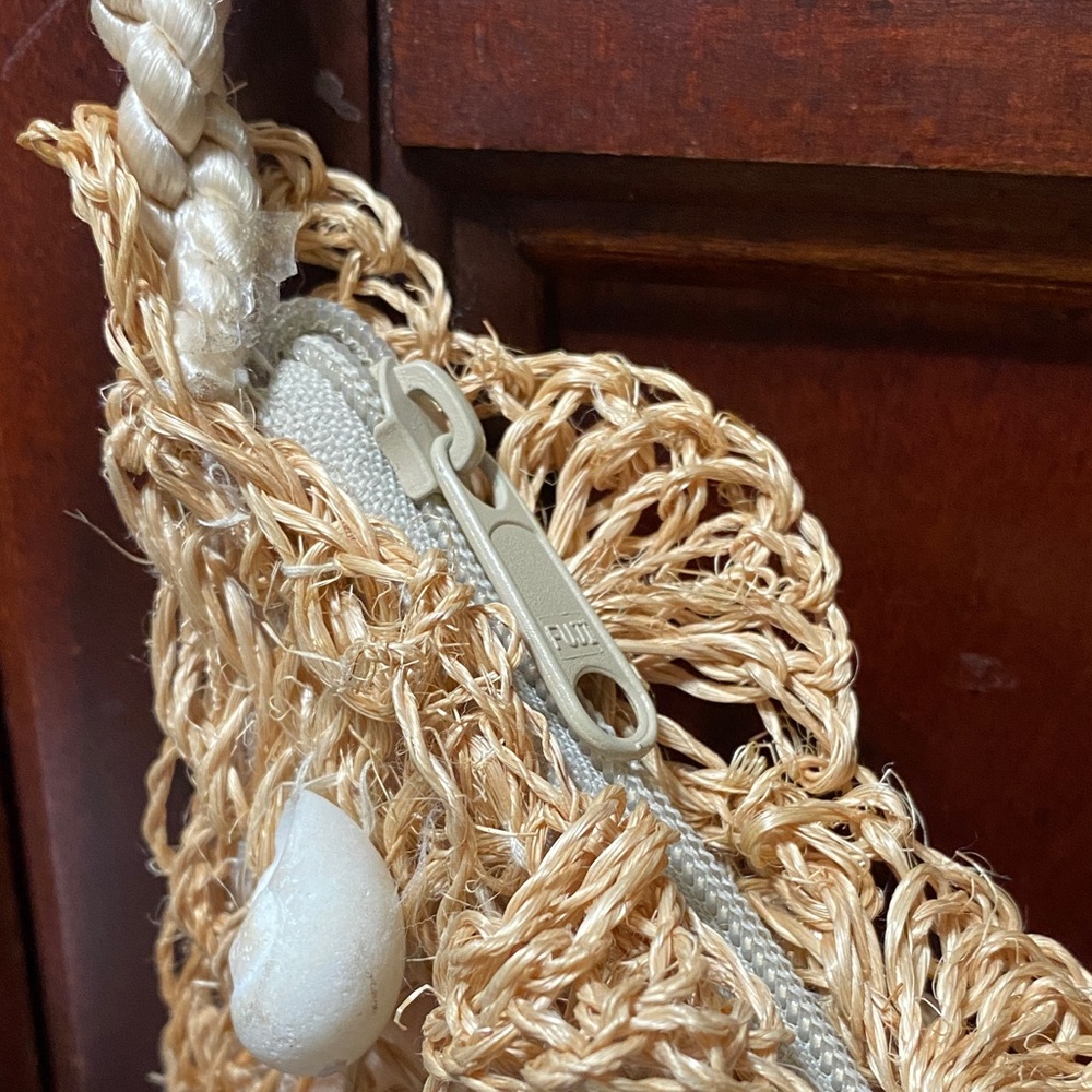 Beige vintage Straw Woven Shell-Embellished Women's Bag - Picture 6 of 16